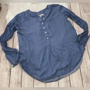 LOFT chambray top womens size sm petite. Armpit to Armpit 20” length 25” $10